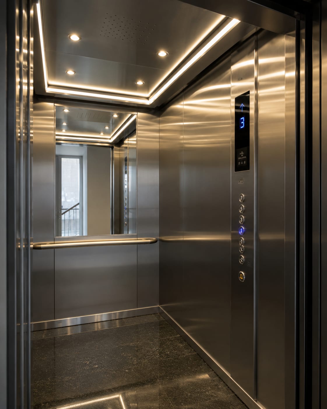 Cabina moderna de ascensor